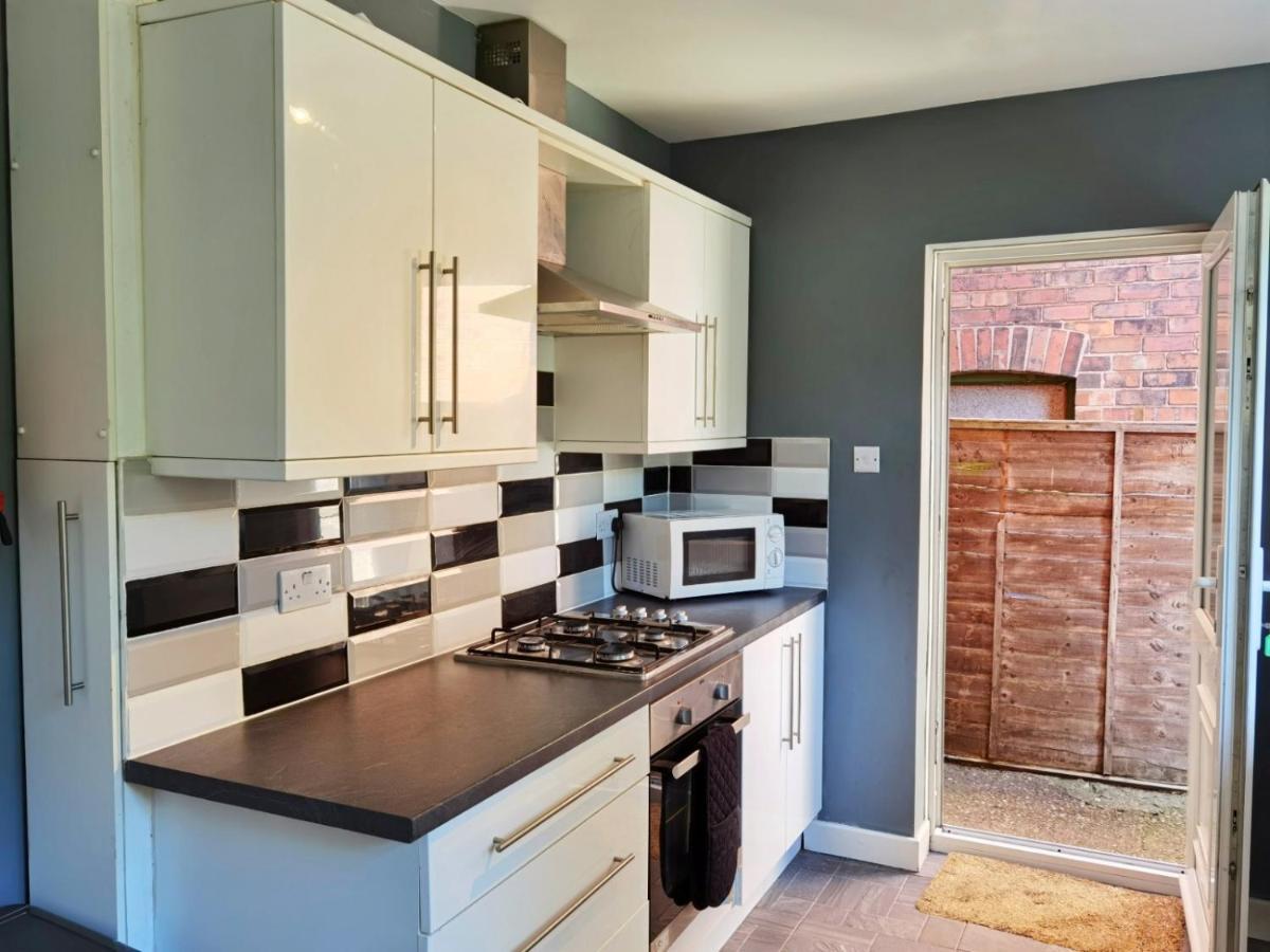 Willa Perry Road, Beautiful Large House Available For Guests And Contractors Parking Wifi Nottingham Zewnętrze zdjęcie