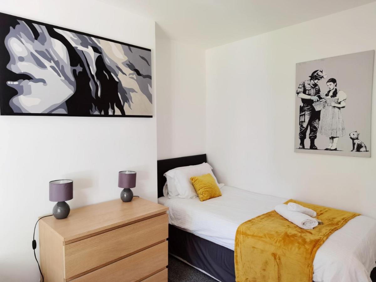 Willa Perry Road, Beautiful Large House Available For Guests And Contractors Parking Wifi Nottingham Zewnętrze zdjęcie