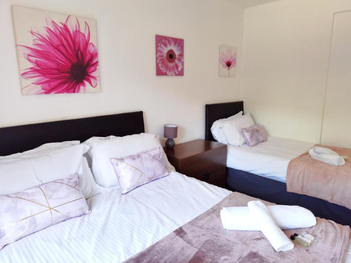 Willa Perry Road, Beautiful Large House Available For Guests And Contractors Parking Wifi Nottingham Zewnętrze zdjęcie
