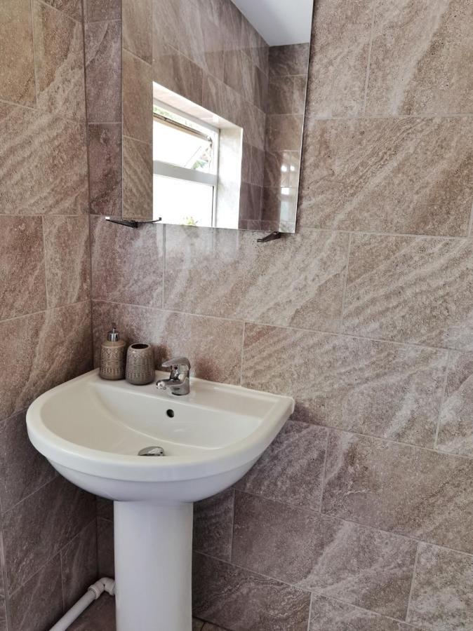 Willa Perry Road, Beautiful Large House Available For Guests And Contractors Parking Wifi Nottingham Zewnętrze zdjęcie