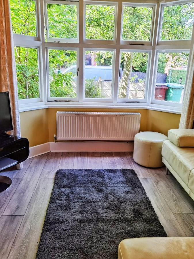 Willa Perry Road, Beautiful Large House Available For Guests And Contractors Parking Wifi Nottingham Zewnętrze zdjęcie