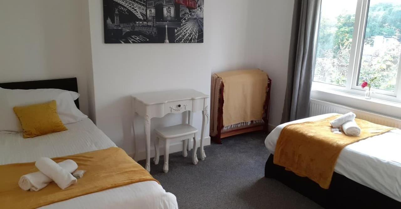 Willa Perry Road, Beautiful Large House Available For Guests And Contractors Parking Wifi Nottingham Zewnętrze zdjęcie