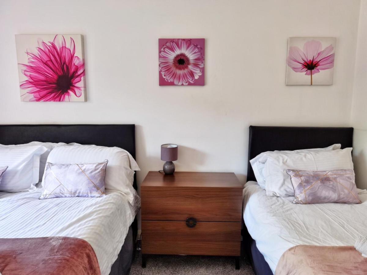 Willa Perry Road, Beautiful Large House Available For Guests And Contractors Parking Wifi Nottingham Zewnętrze zdjęcie
