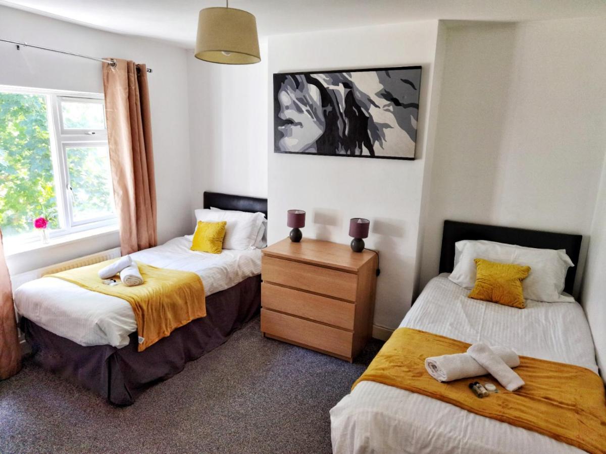 Willa Perry Road, Beautiful Large House Available For Guests And Contractors Parking Wifi Nottingham Zewnętrze zdjęcie