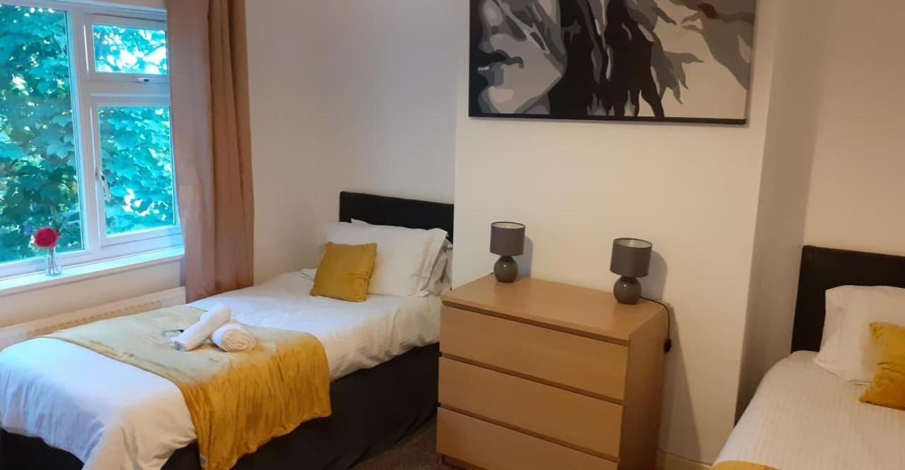Willa Perry Road, Beautiful Large House Available For Guests And Contractors Parking Wifi Nottingham Zewnętrze zdjęcie