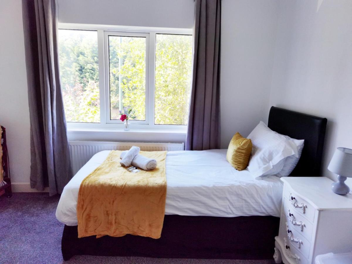 Willa Perry Road, Beautiful Large House Available For Guests And Contractors Parking Wifi Nottingham Zewnętrze zdjęcie